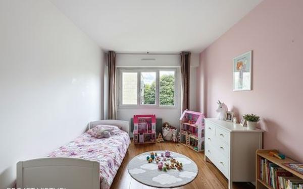 Appartement à vendre    4 pièces • 94,40 m2 Suresnes