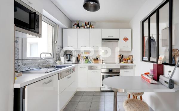 Appartement à vendre    3 pièces • 73 m2 Paris 14