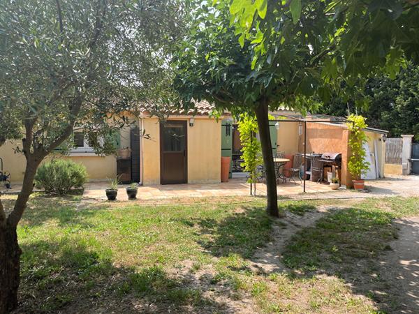 Charmante maison rénovée L'Isle sur la Sorgue à St Antoine