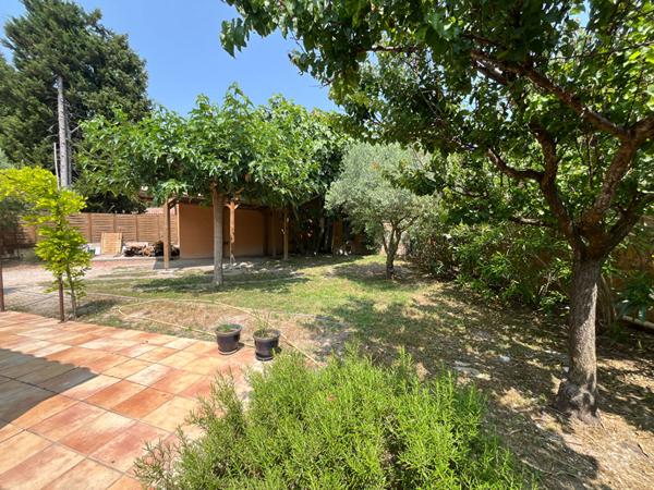 Charmante maison rénovée L'Isle sur la Sorgue à St Antoine