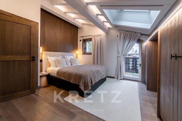 Chalet contemporain face aux montagnes