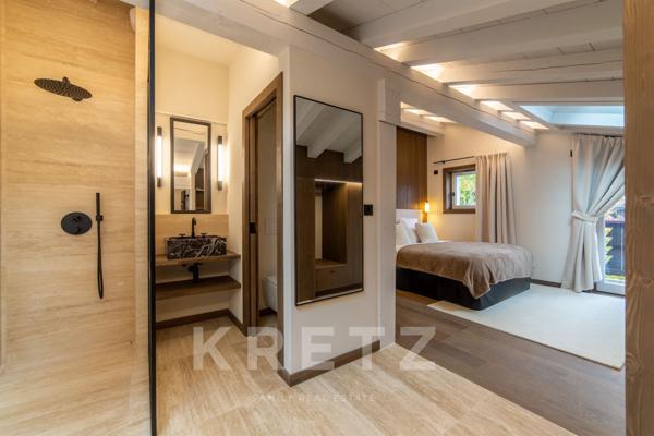 Chalet contemporain face aux montagnes