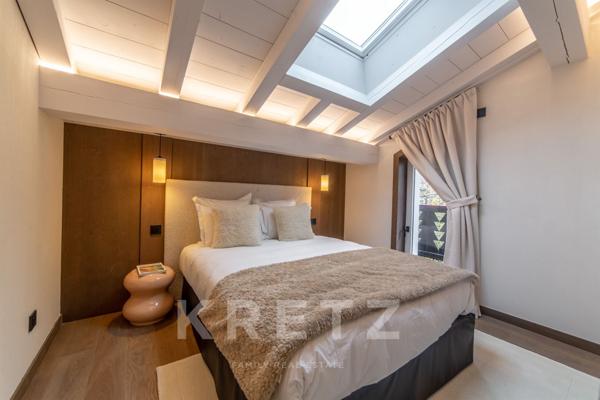 Chalet contemporain face aux montagnes