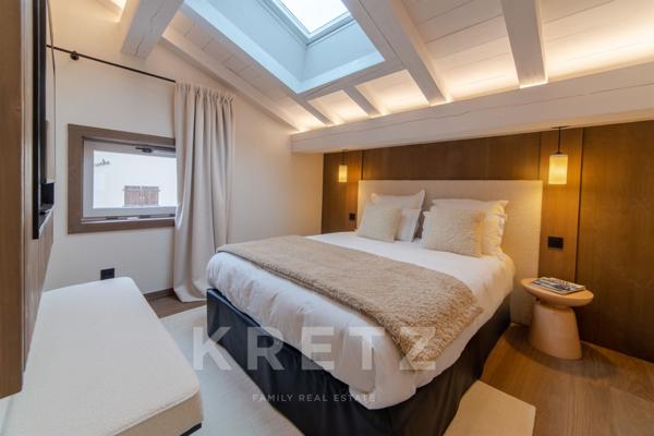 Chalet contemporain face aux montagnes