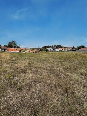 Terrain constructible de 975 m² à Andrest