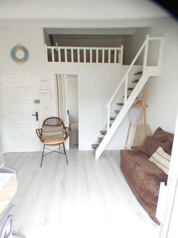 Pinède. Appartement 2 pièces mezzanine