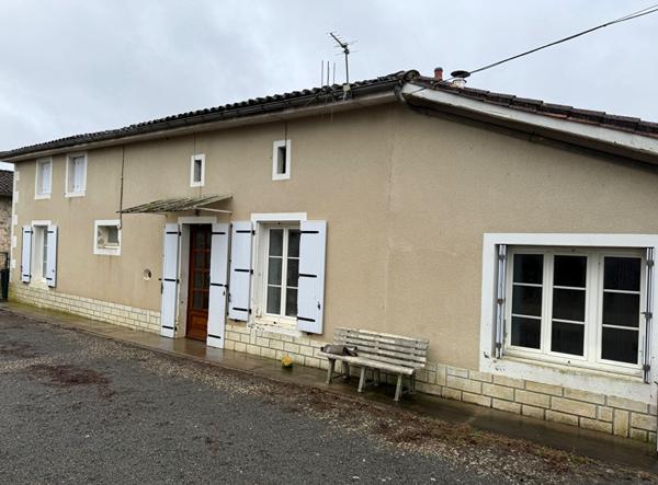Proximité Melle maison ancienne avec dépendances, Melle 79500