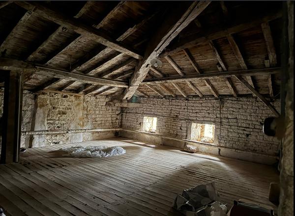 Proximité Melle maison ancienne avec dépendances, Melle 79500