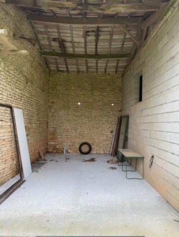 Proximité Melle maison ancienne avec dépendances, Melle 79500