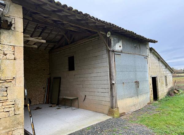 Proximité Melle maison ancienne avec dépendances, Melle 79500