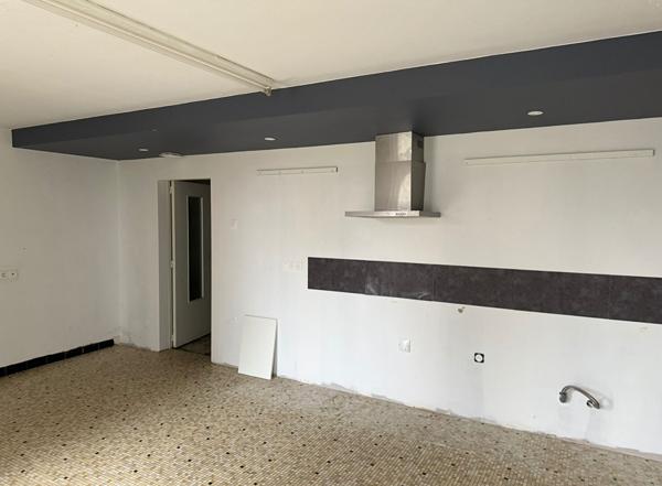 Proximité Melle maison ancienne avec dépendances, Melle 79500