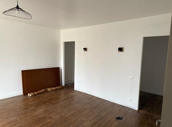 Proximité Melle maison ancienne avec dépendances, Melle 79500