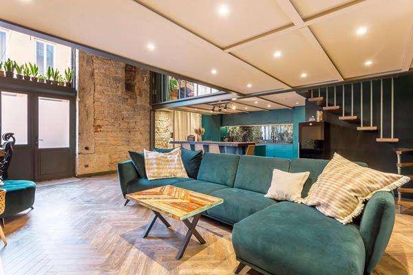 Loft intimiste à la rénovation contemporaine