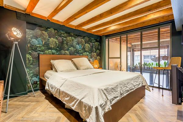 Loft intimiste à la rénovation contemporaine