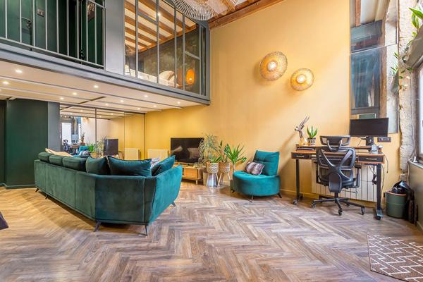 Loft intimiste à la rénovation contemporaine