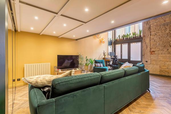 Loft intimiste à la rénovation contemporaine