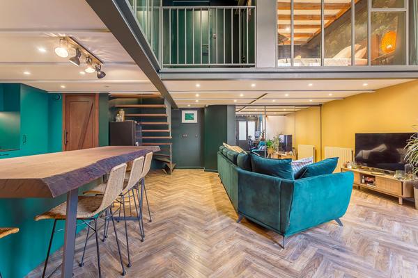 Loft intimiste à la rénovation contemporaine