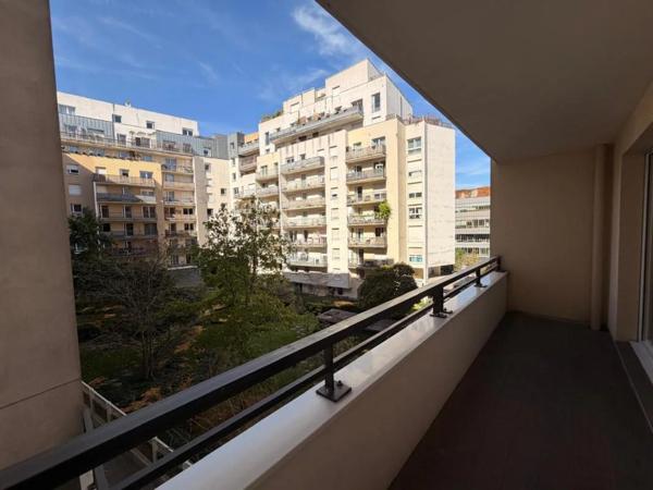 Appartement à louer à Courbevoie (92400)