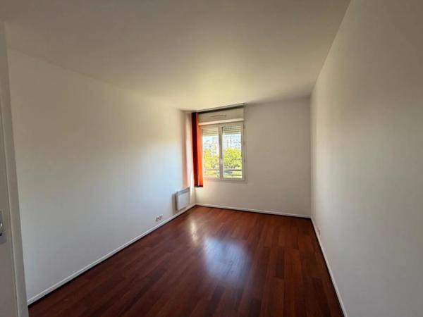 Appartement à louer à Courbevoie (92400)