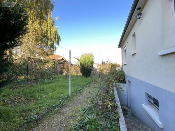 Maison à vendre à Yvré-l'Évêque dans la Sarthe (72530), ref : 72033-392