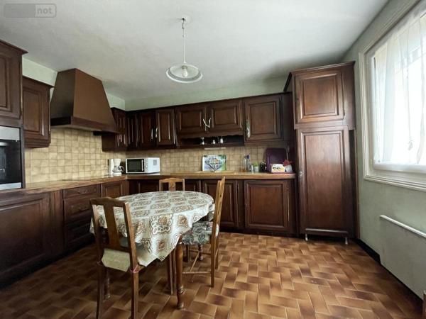 Maison à vendre à Yvré-l'Évêque dans la Sarthe (72530), ref : 72033-392