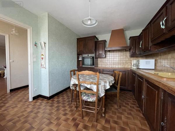 Maison à vendre à Yvré-l'Évêque dans la Sarthe (72530), ref : 72033-392