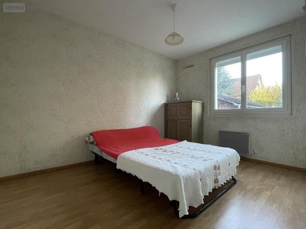 Maison à vendre à Yvré-l'Évêque dans la Sarthe (72530), ref : 72033-392