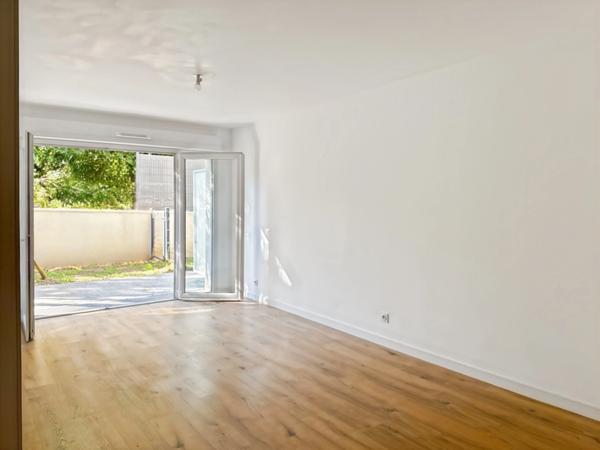 SAINT NAZAIRE PROXIMITE PLAGE PORCÉ ET VIRECHAT SAINT MARC SUR MER - Appartement à vendre 2 pièces - Jardin PRIVATIF - Garage