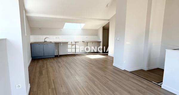 Location Appartement 2 pièces 61 m² - Saint-étienne 42000