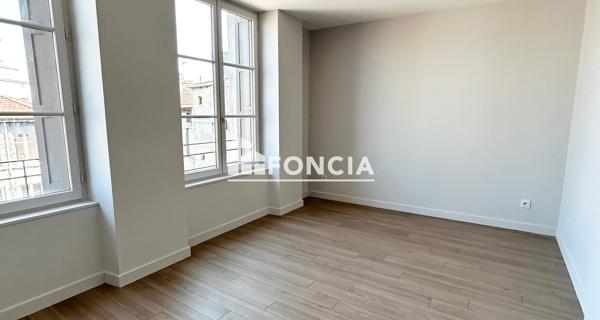 Location Appartement 2 pièces 61 m² - Saint-étienne 42000