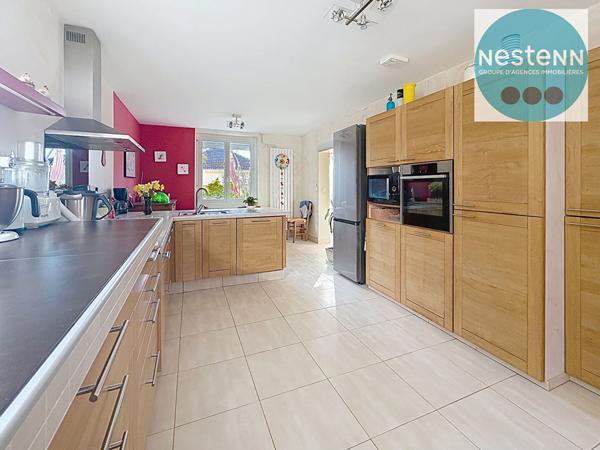 Maison familiale de 7 pièces à vendre à Saint-Ay - 328 600 €