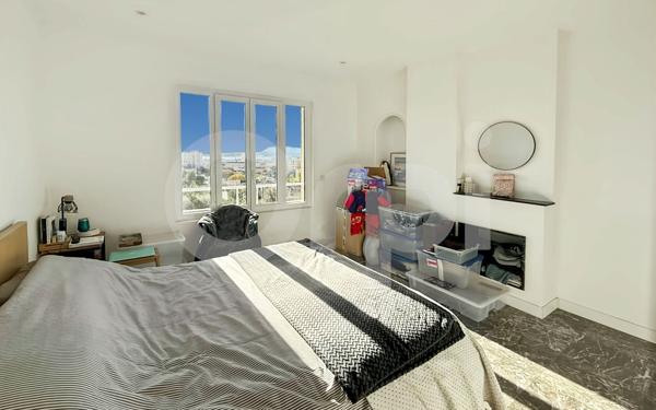 Maison à louer    6 pièces • 220,16 m2 Toulon