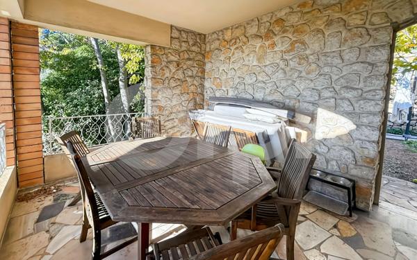 Maison à louer    6 pièces • 220,16 m2 Toulon