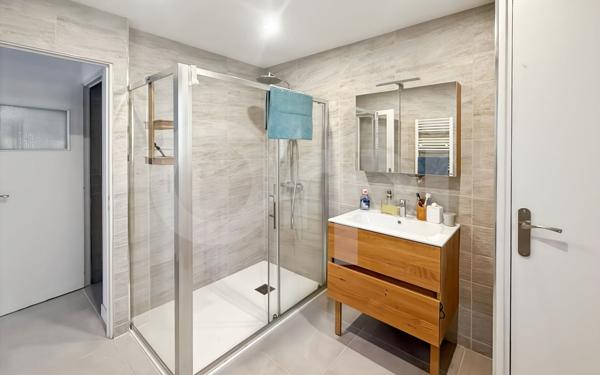 Maison à louer    6 pièces • 220,16 m2 Toulon