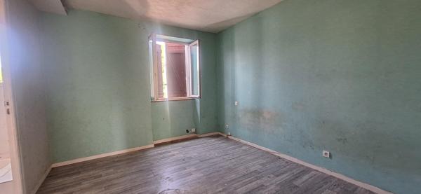 IMMEUBLE +Dépendances + Terrain constructible