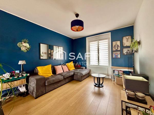 Maison de Ville avec extérieur