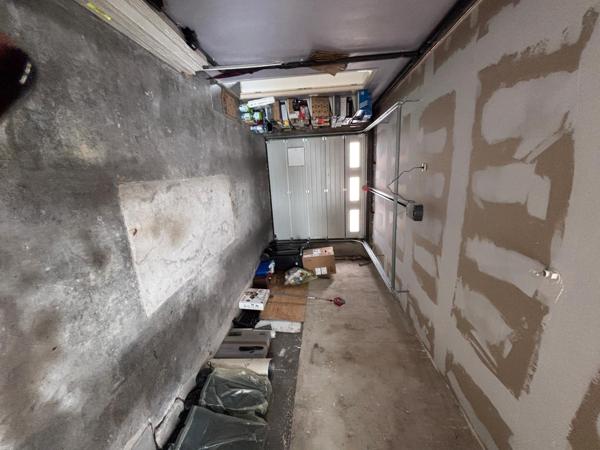 Maison de Ville avec extérieur