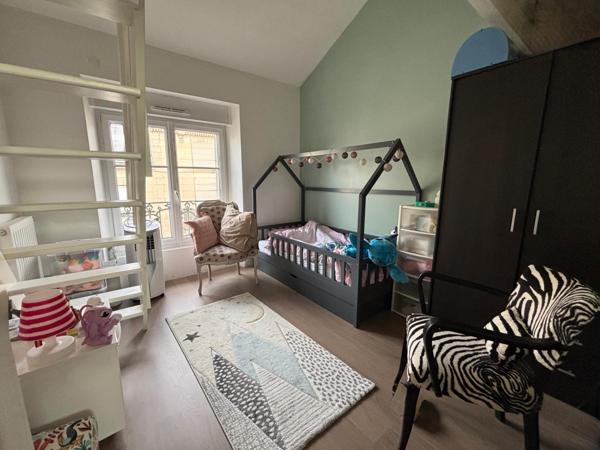 Maison de Ville avec extérieur