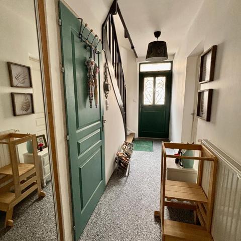 Maison de Ville avec extérieur