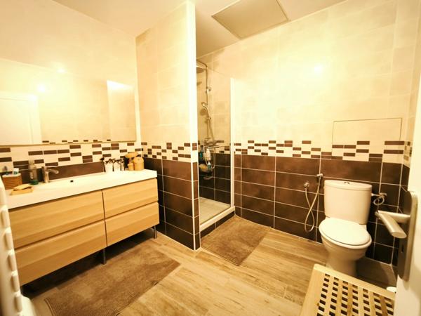 Appartement 4 pièces - 80m²- Balcon- 2 places de stationnement