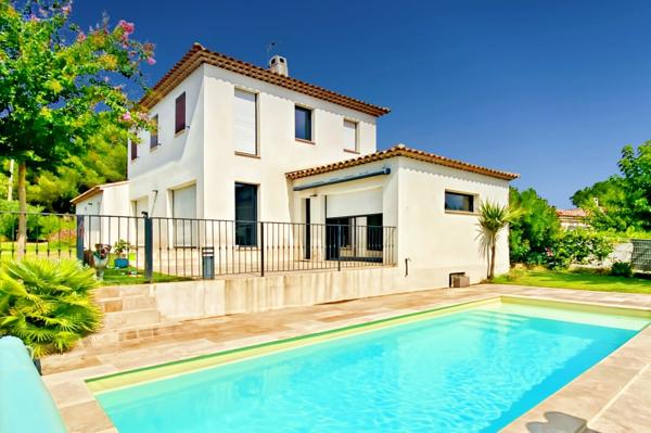 Maison à vendre 6 pièces, 149 m² sur 595 m², année 2014, (classe A)