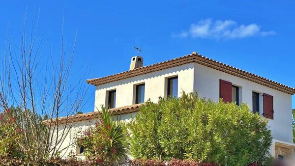 Maison à vendre 6 pièces, 149 m² sur 595 m², année 2014, (classe A)