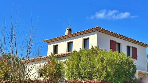 Maison à vendre 6 pièces, 149 m² sur 595 m², année 2014, (classe A)