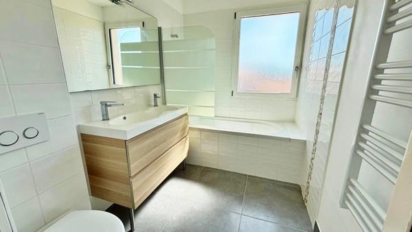 Maison à vendre 6 pièces, 149 m² sur 595 m², année 2014, (classe A)