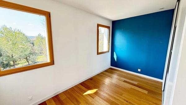 Maison à vendre 6 pièces, 149 m² sur 595 m², année 2014, (classe A)