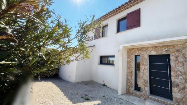 Maison à vendre 6 pièces, 149 m² sur 595 m², année 2014, (classe A)