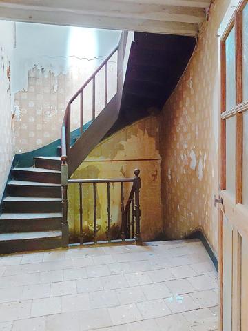 Maison
         6 pièces
        - 180 m² 69 500 € *