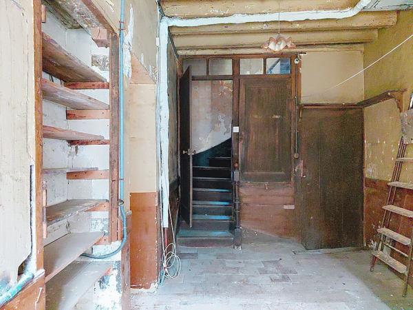 Maison
         6 pièces
        - 180 m² 69 500 € *
