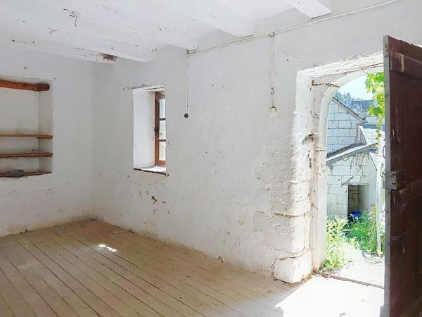 Maison
         6 pièces
        - 180 m² 69 500 € *
