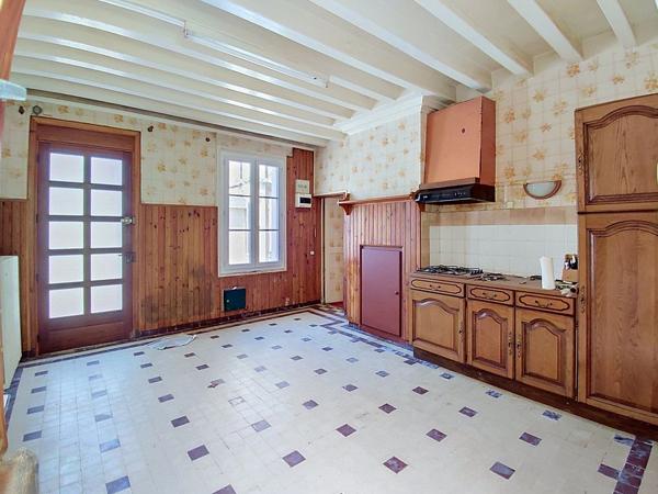 Maison
         6 pièces
        - 180 m² 69 500 € *